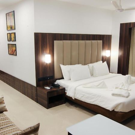 Golden Chariot The Boutique Hotel Βομβάη Εξωτερικό φωτογραφία