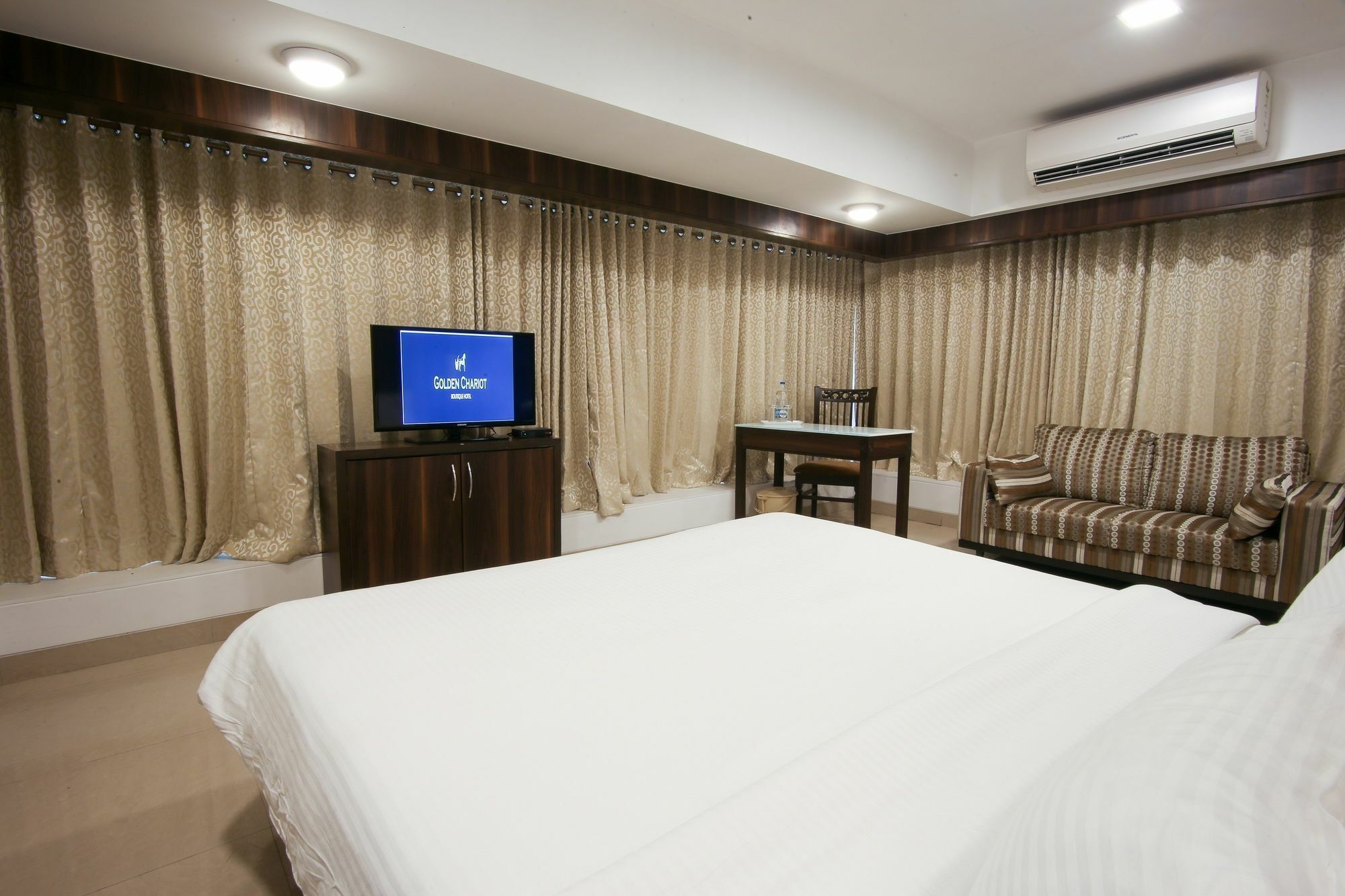 Golden Chariot The Boutique Hotel Βομβάη Εξωτερικό φωτογραφία